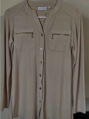 Susan Graver Beige Button-Front Blouse Gold Zipper Pockets Side Slits 1X Poly